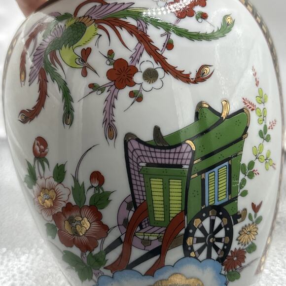 Vintage Japanese Imari Hand Painted Porcelain Red Gold Ginger Jar Vase with Lid - Picture 6 of 6